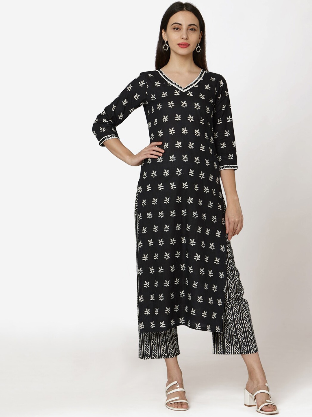 

Saanjh Women Black & Grey Printed Kurta with Trousers