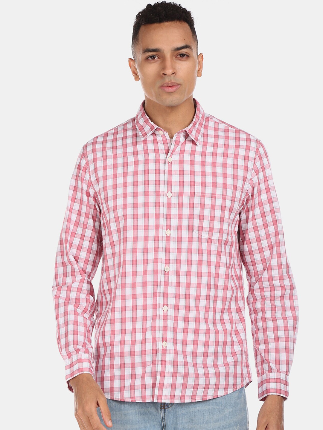 

Ruggers Men Pink & White Regular Fit Checked Casual Shirt