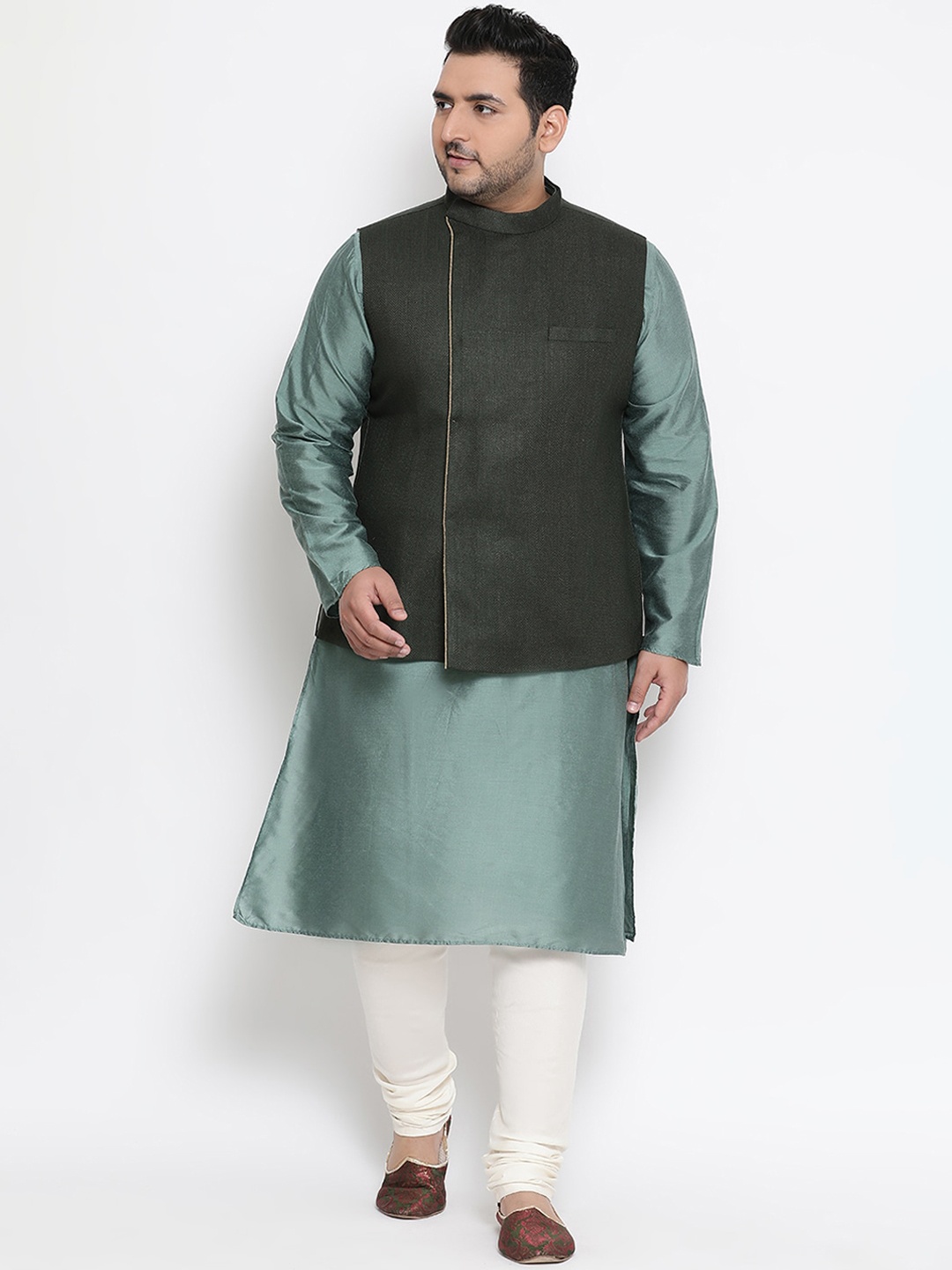 KISAH PLUS Men Green & Off-White Self Design Kurta with Churidar