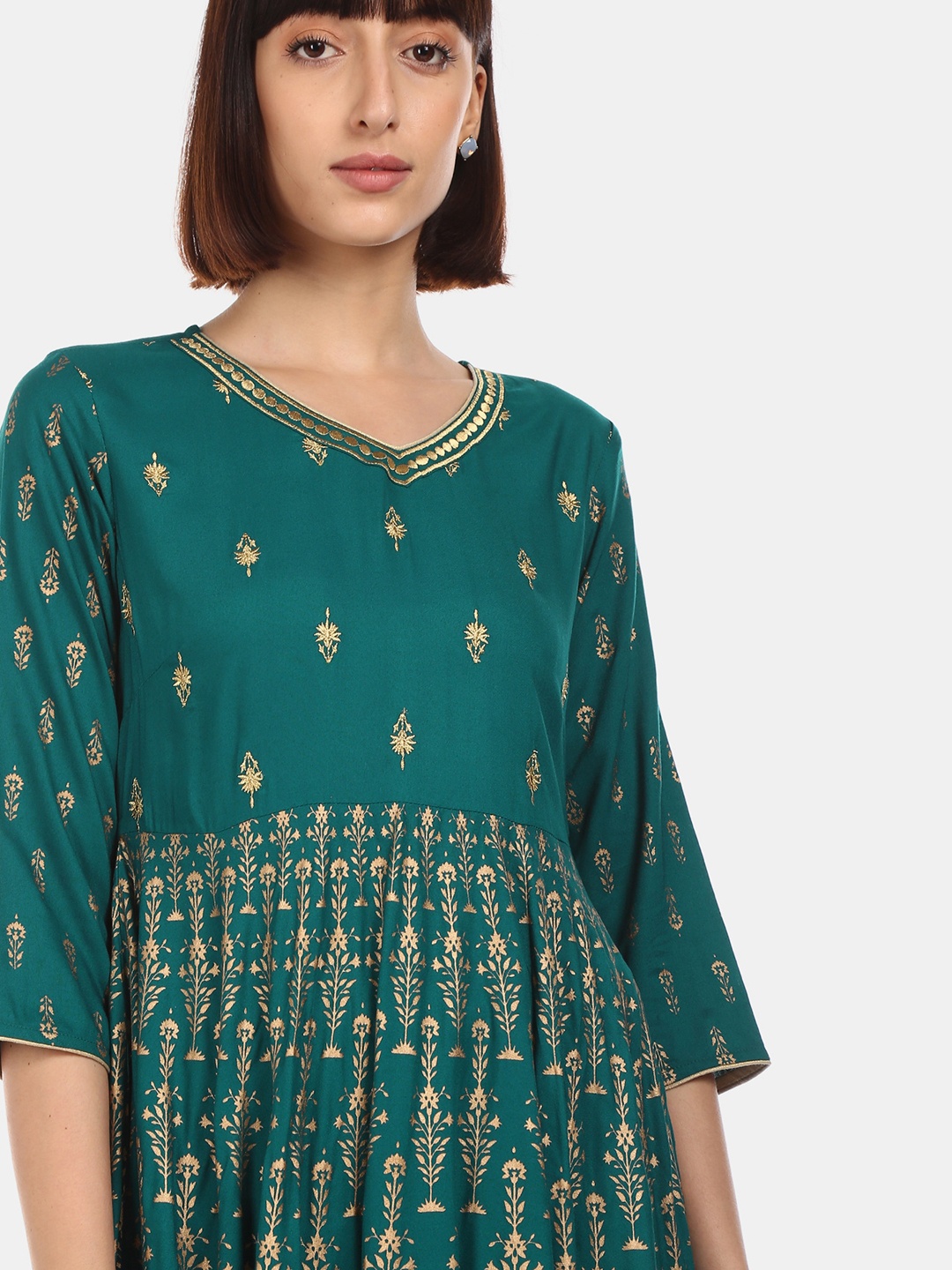 

Anahi Women Teal Embellished Anarkali Kurta