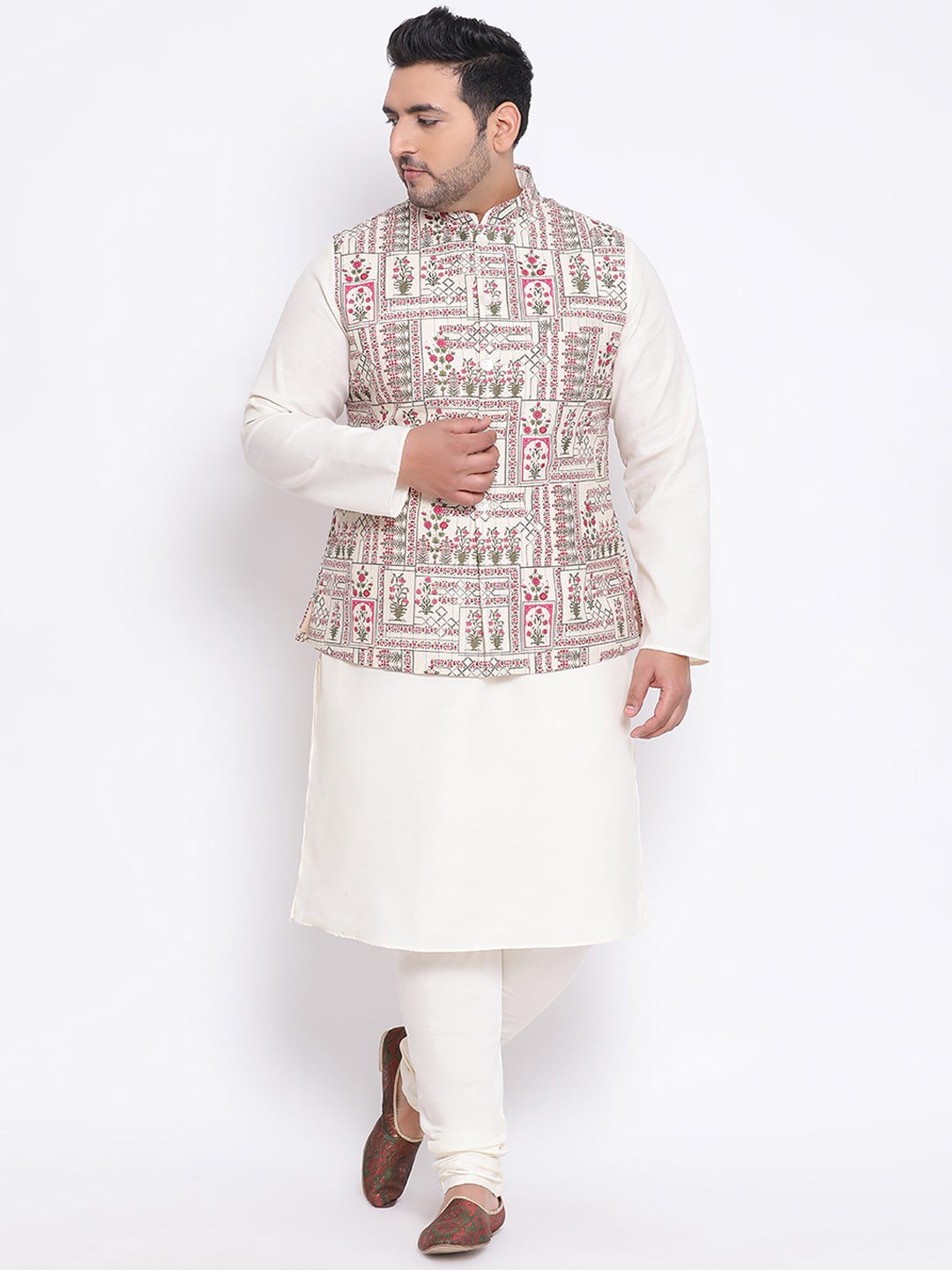 

KISAH PLUS Men White Printed Kurta with Churidar