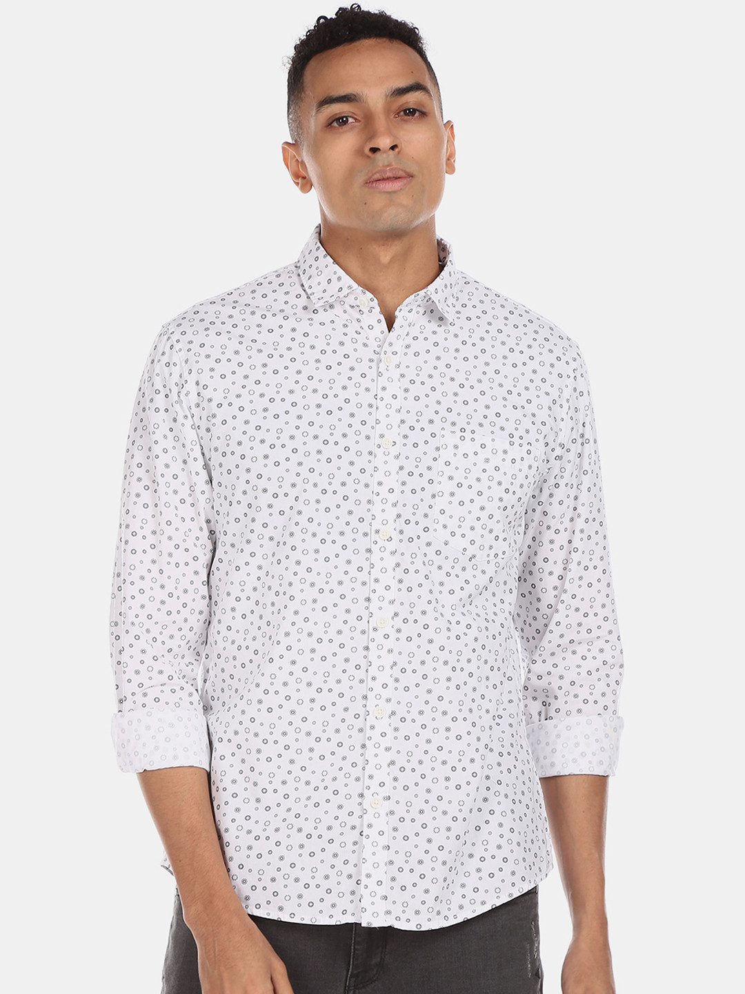 

Ruggers Men White & Red Regular Fit Printed Casual Shirt