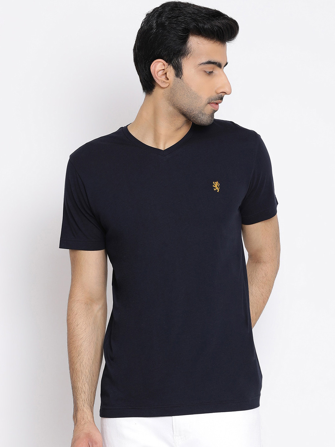 

Red Tape Men Navy Blue Solid V-Neck T-shirt