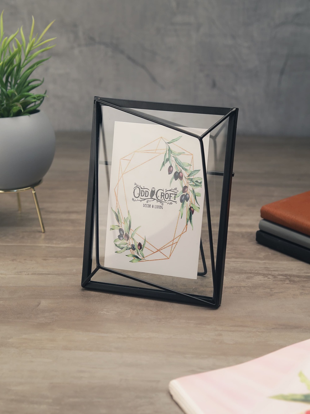

OddCroft Black Solid Angled Diamond Photo Frame
