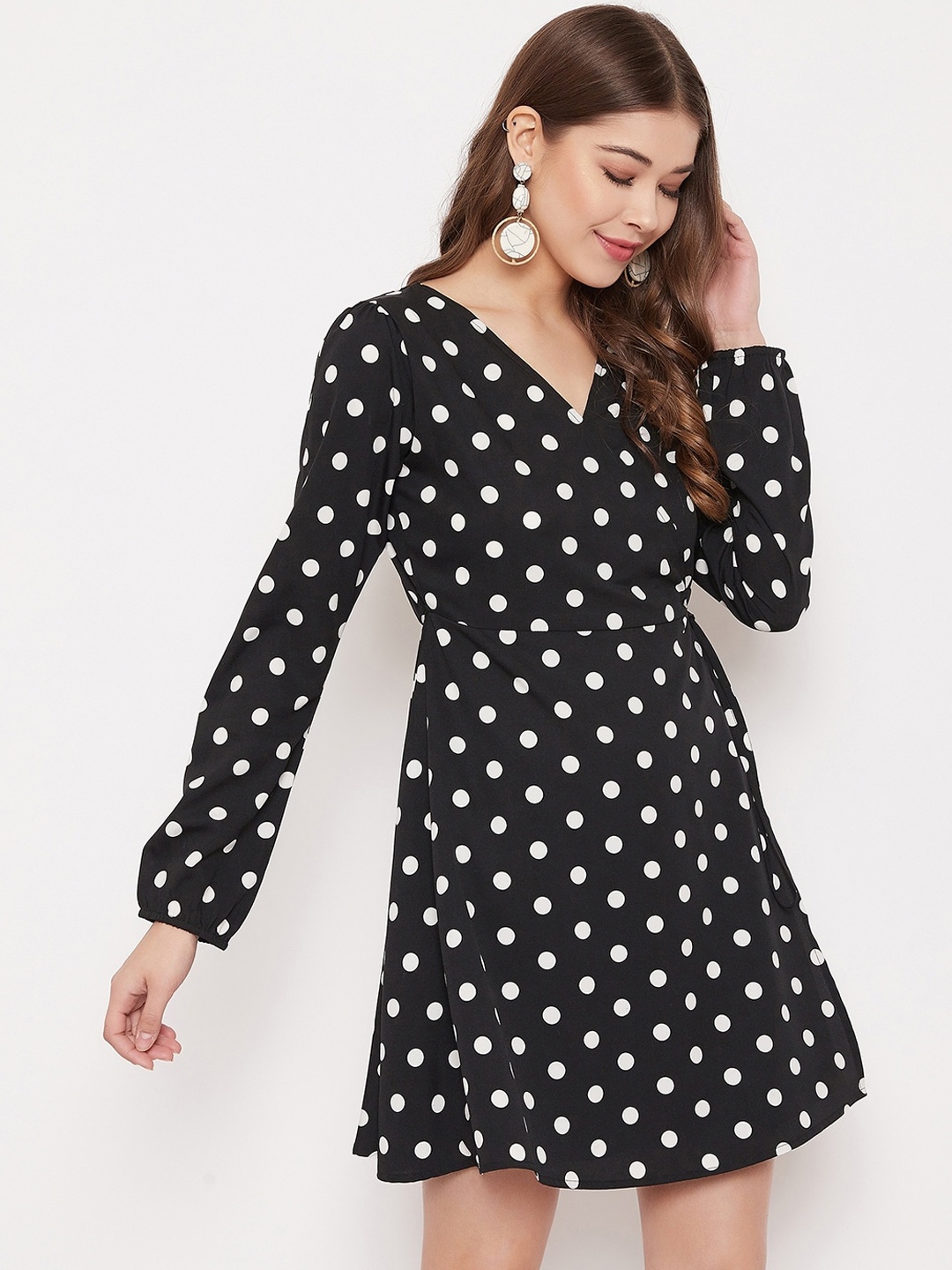 

Berrylush Women Black Printed Wrap Dress