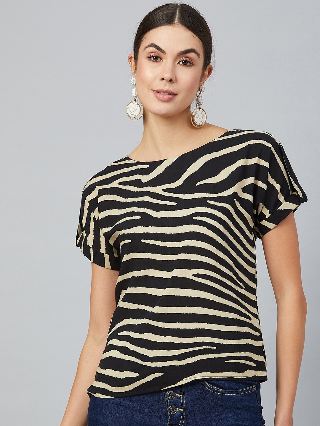 

Marie Claire Women Black & Yellow Striped Top