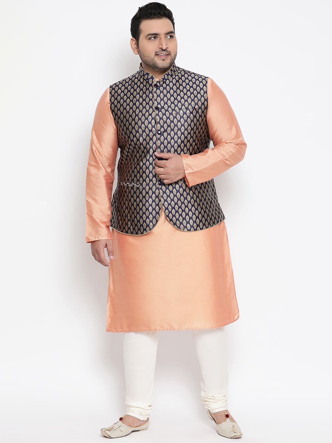 

KISAH PLUS Men Navy Blue & Peach-Coloured Solid Kurta with Churidar