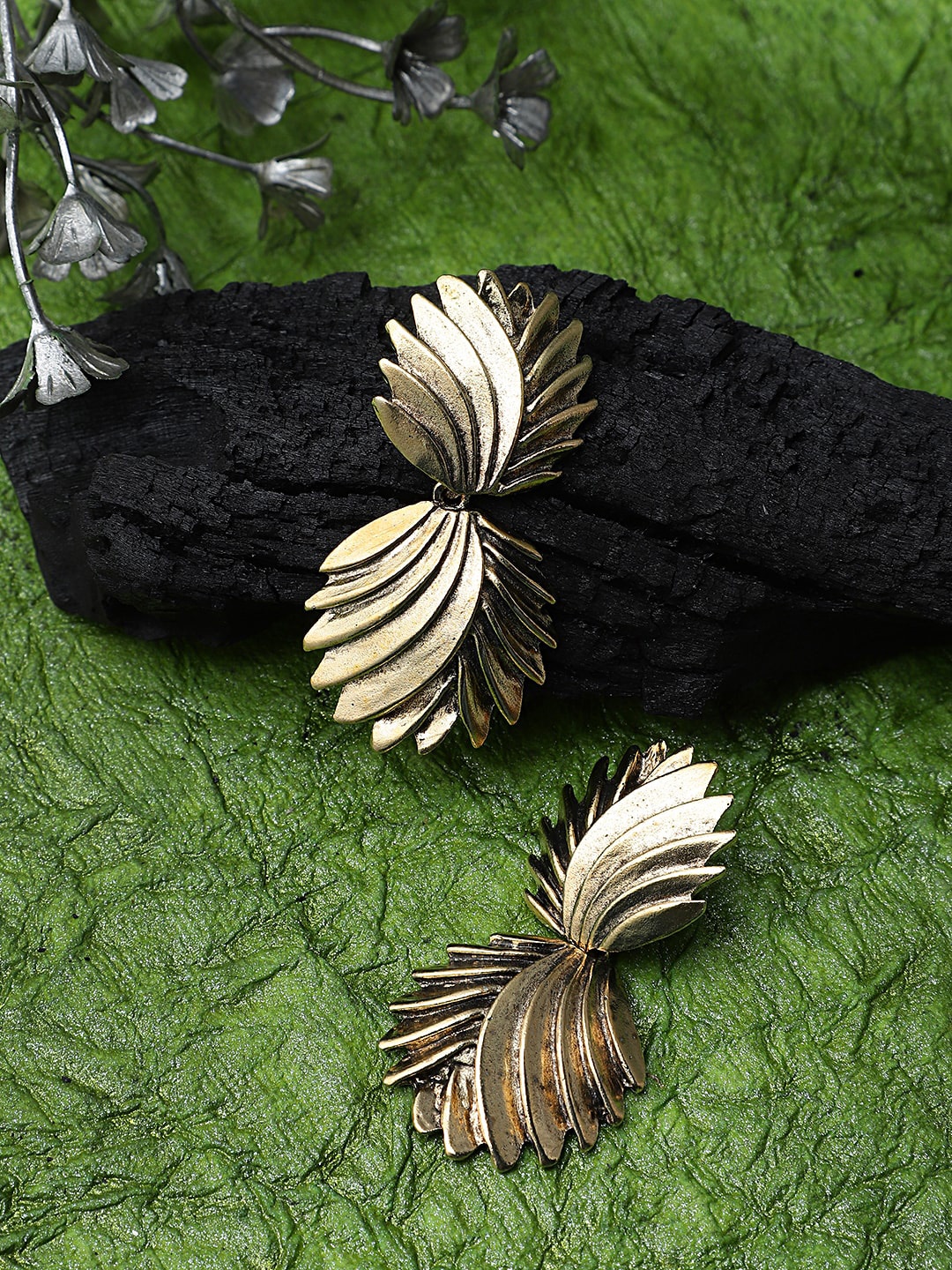 

Mali Fionna Gold-Toned Leaf Shaped Drop Earrings