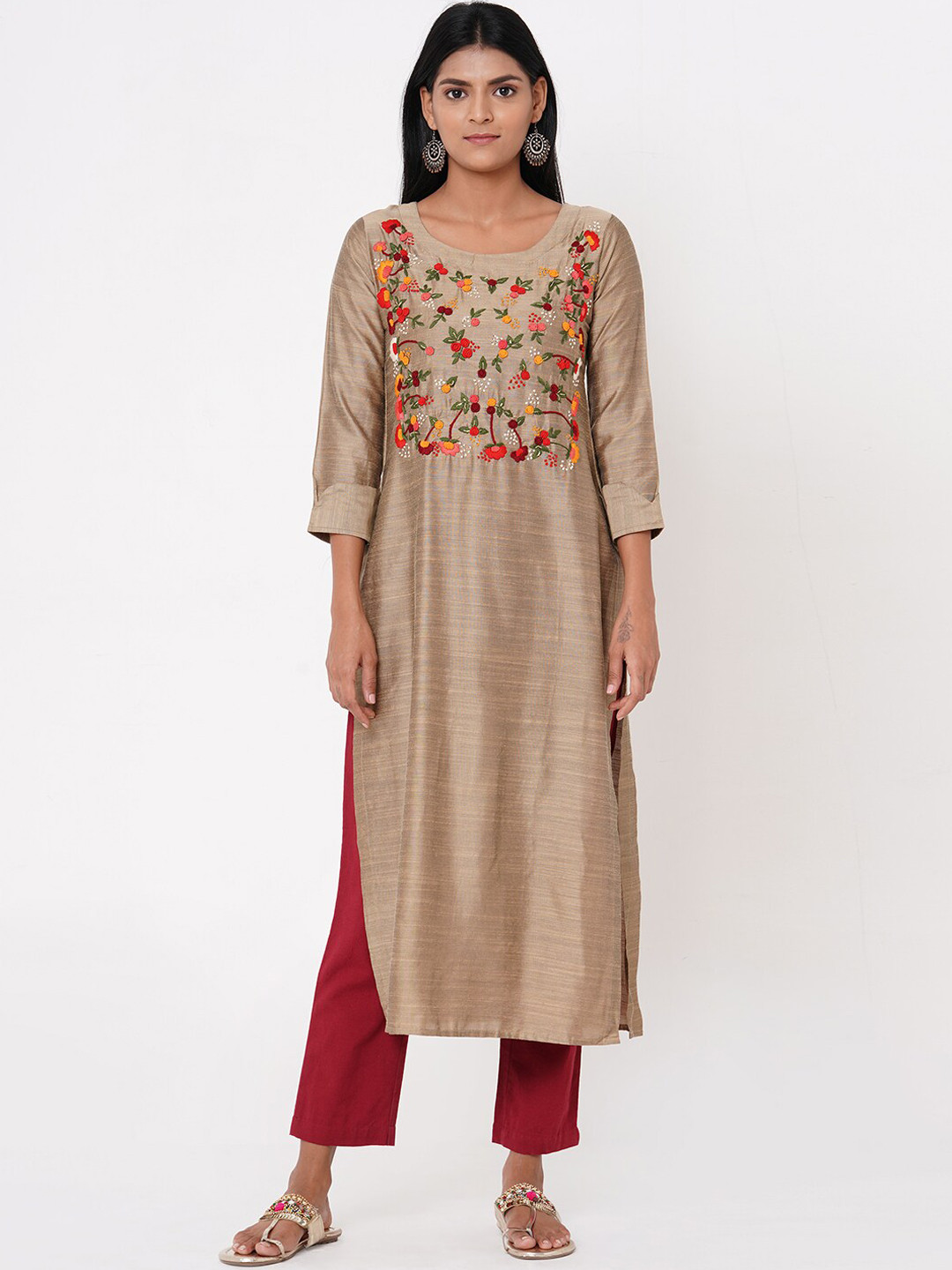 

FASHOR Women Beige Embroidered Straight Kurta