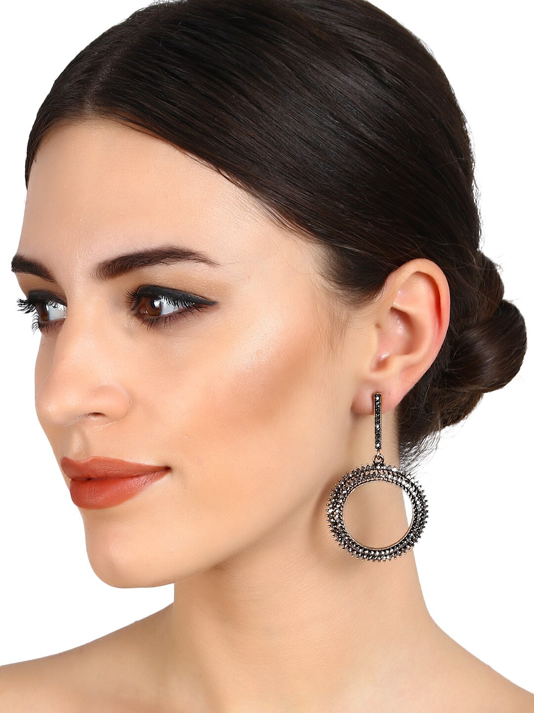 

Mali Fionna Gold-Toned & Black Circular Drop Earrings