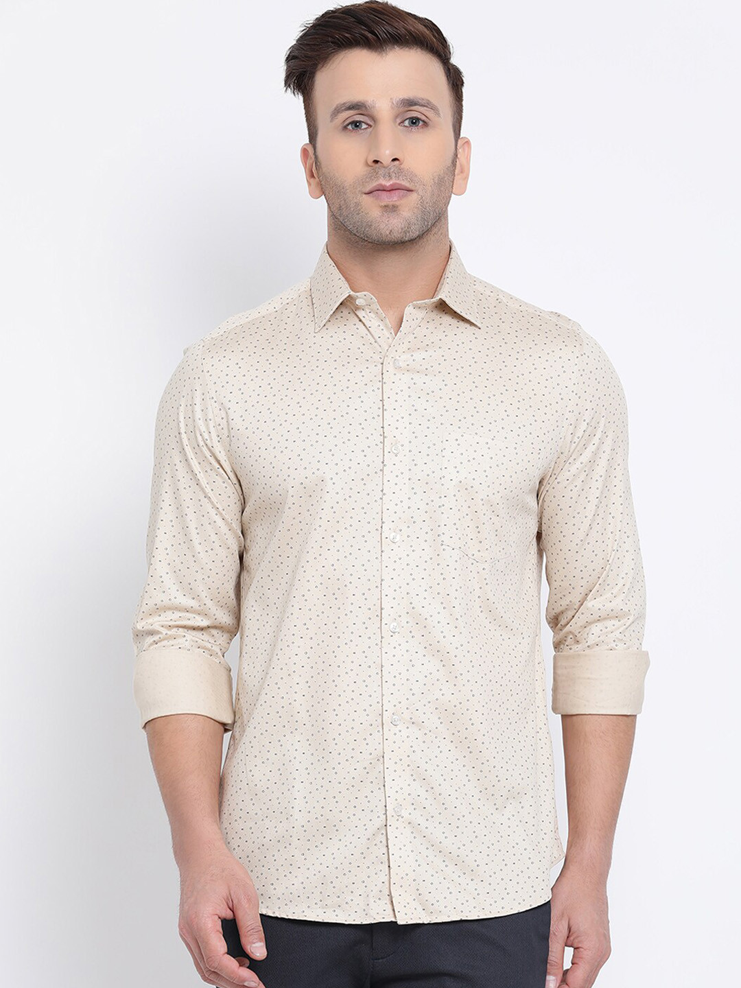 

Turtle Men Beige & Navy Blue Slim Fit Printed Casual Shirt