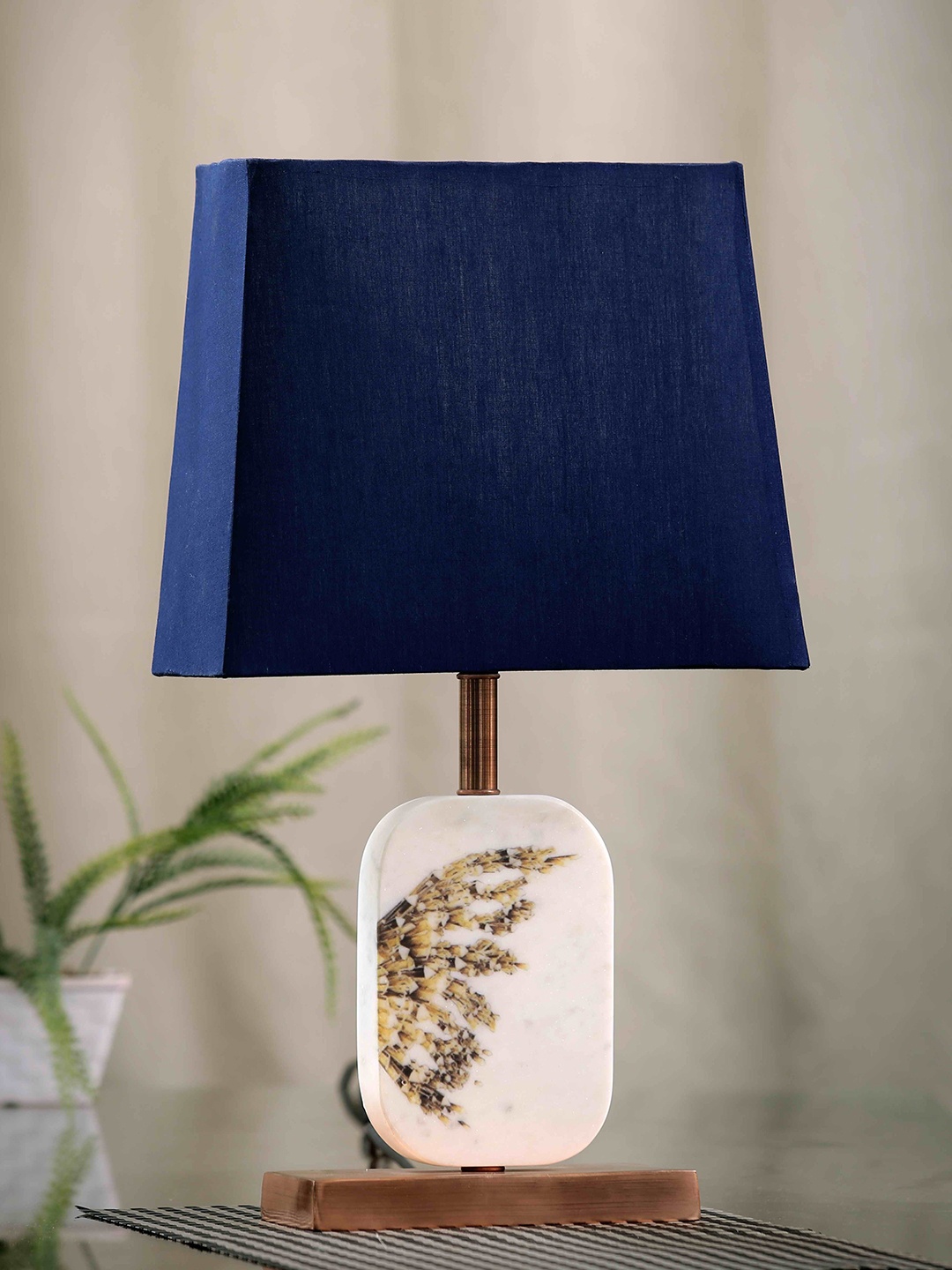 

POSH-N-PLUSH Blue & White Winged Printed Contemporary Table Lamp