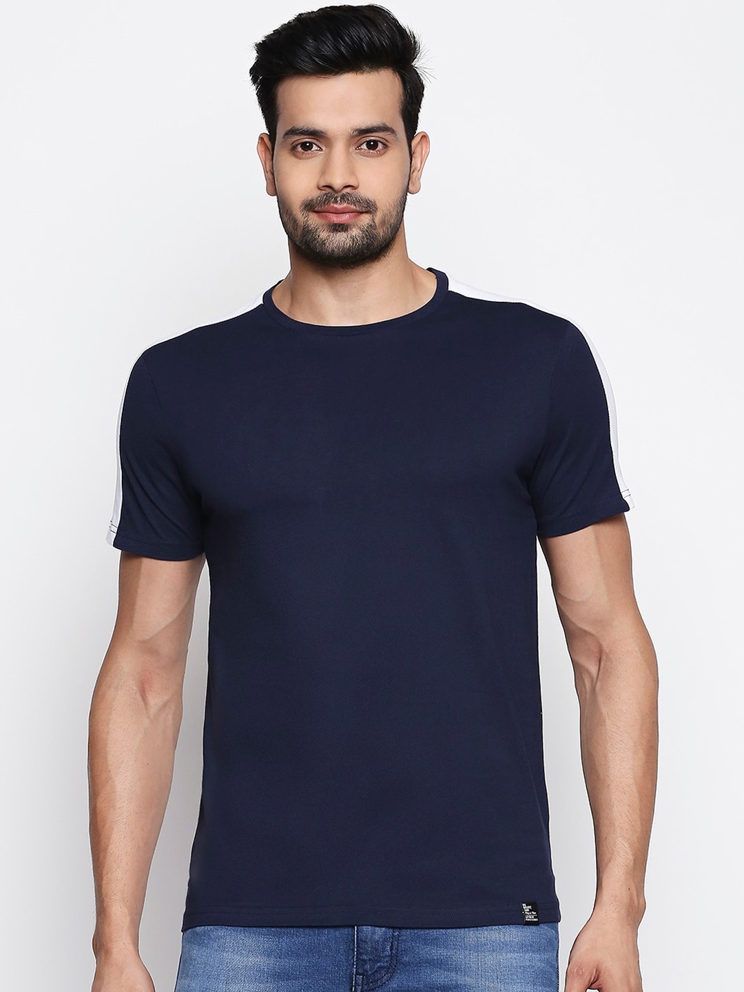 

People Men Navy Blue Solid Round Neck T-shirt