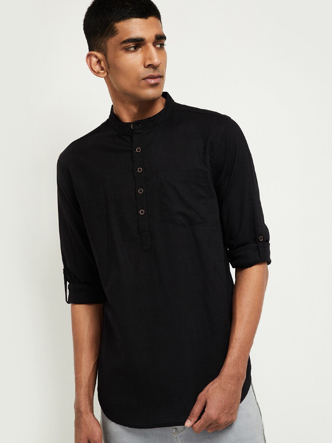 

max Men Black Regular Fit Solid Casual Shirt