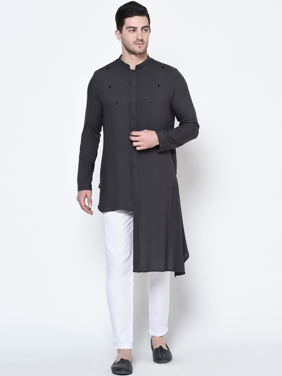 

DEYANN Men Charcoal Kurta with Pyjamas