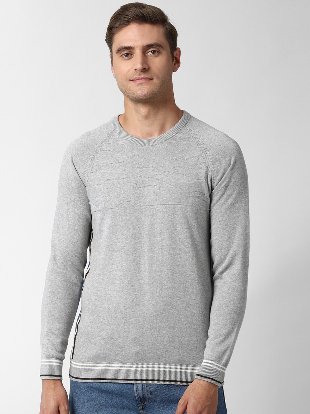 

Peter England Casuals Men Grey Solid Pullover Sweater