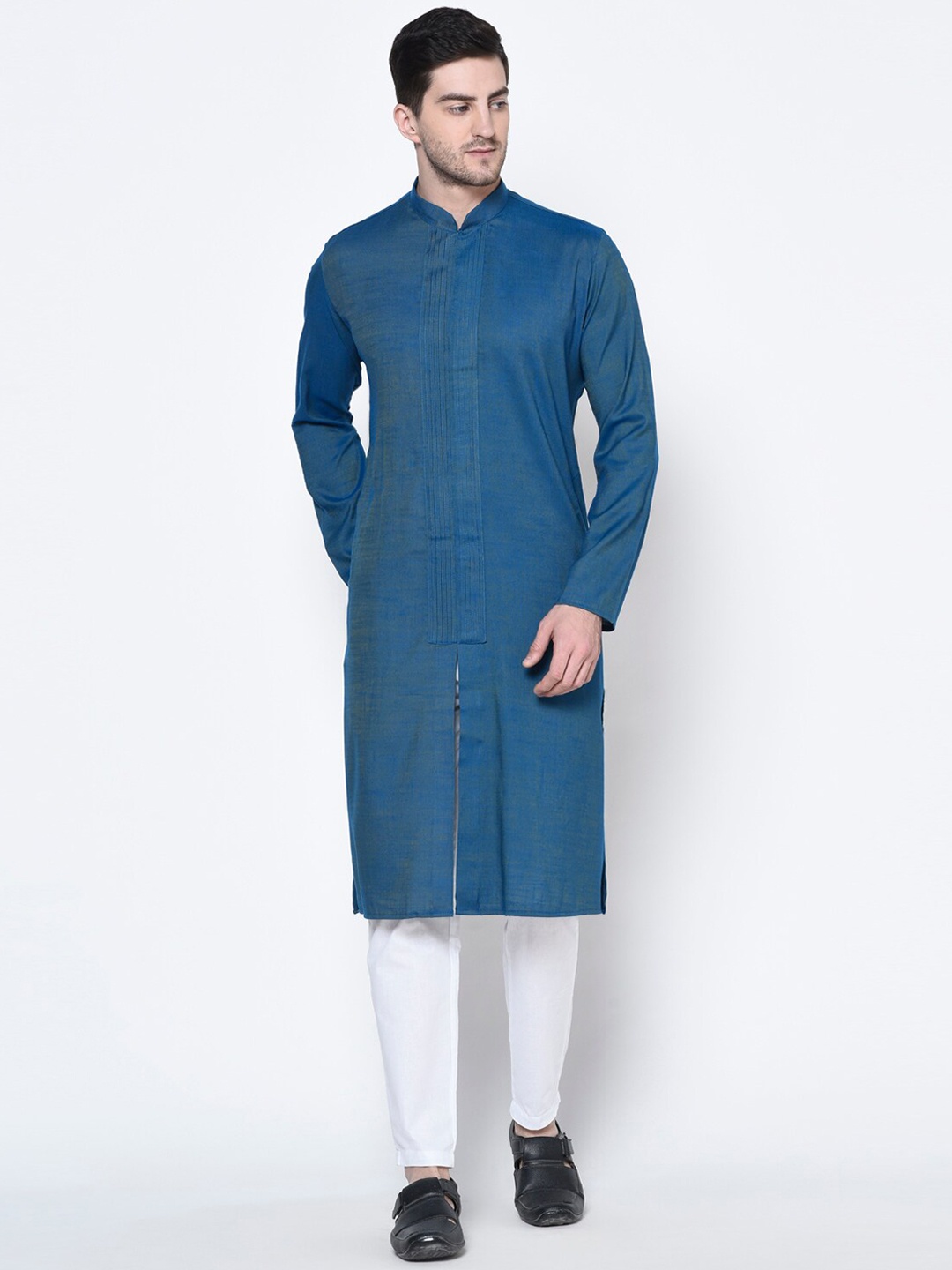 

DEYANN Men Blue Self Design Kurta with Pyjamas