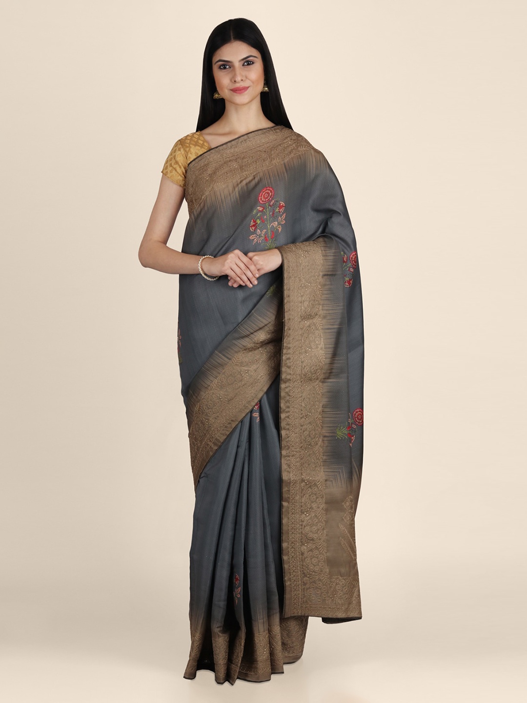 

KAJREE Grey & Gold-Toned Solid Block Print Saree