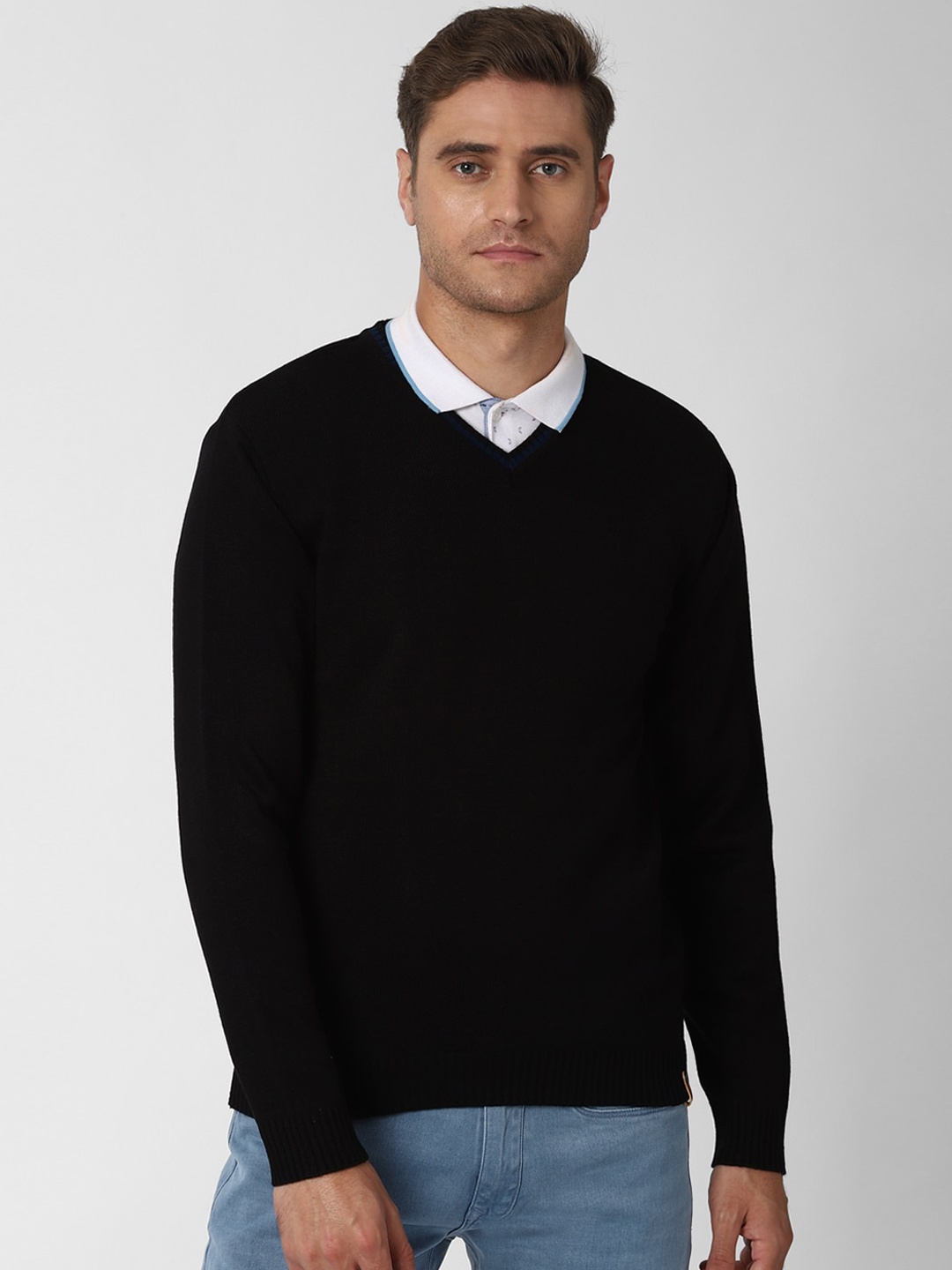 

Peter England Casuals Men Black Solid Pullover Sweater