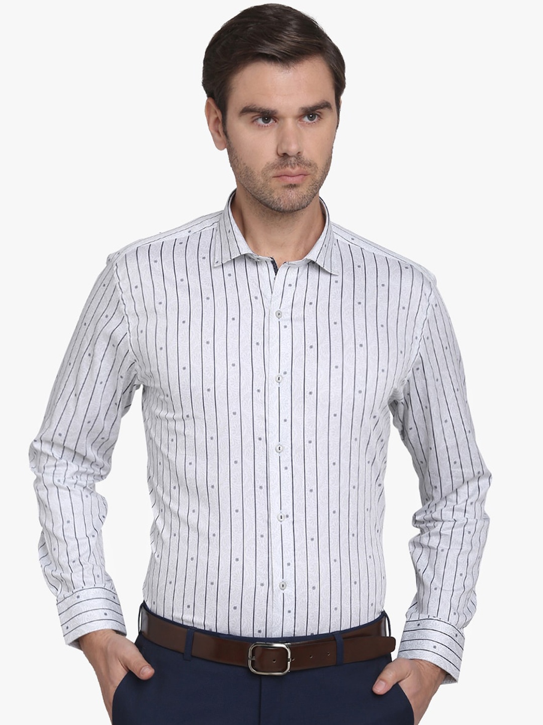 

Greenfibre Men White & Blue Slim Fit Striped Casual Shirt