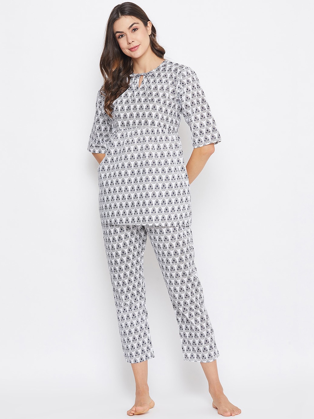 

Clovia Women White & Black Printed Night Suit