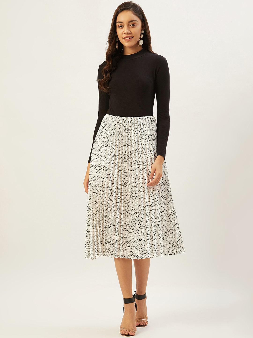 

ANVI Be Yourself Women White & Black Micro Dot Printed Flared Midi Skirt