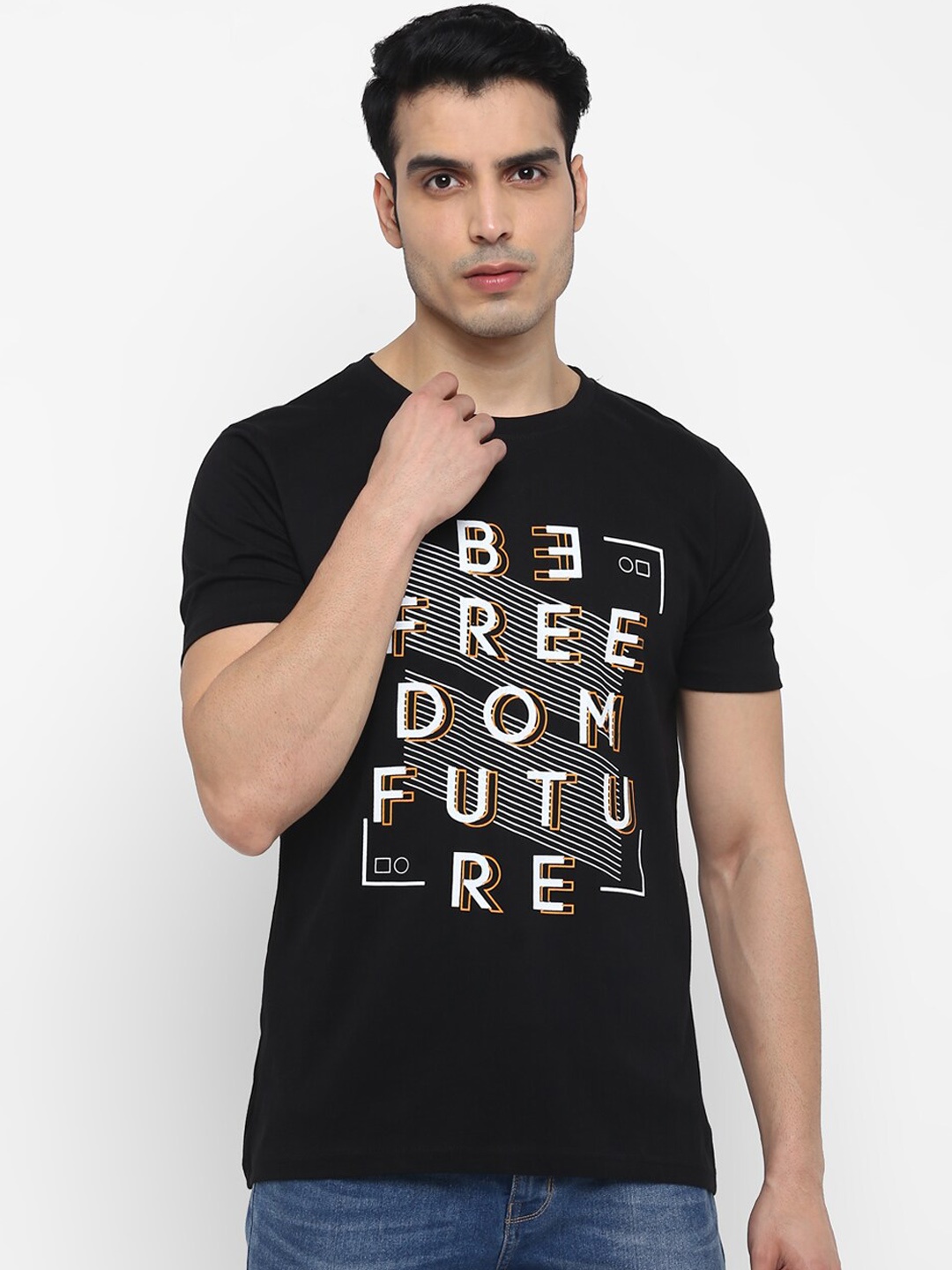 

Routeen Men Black Printed Round Neck T-shirt