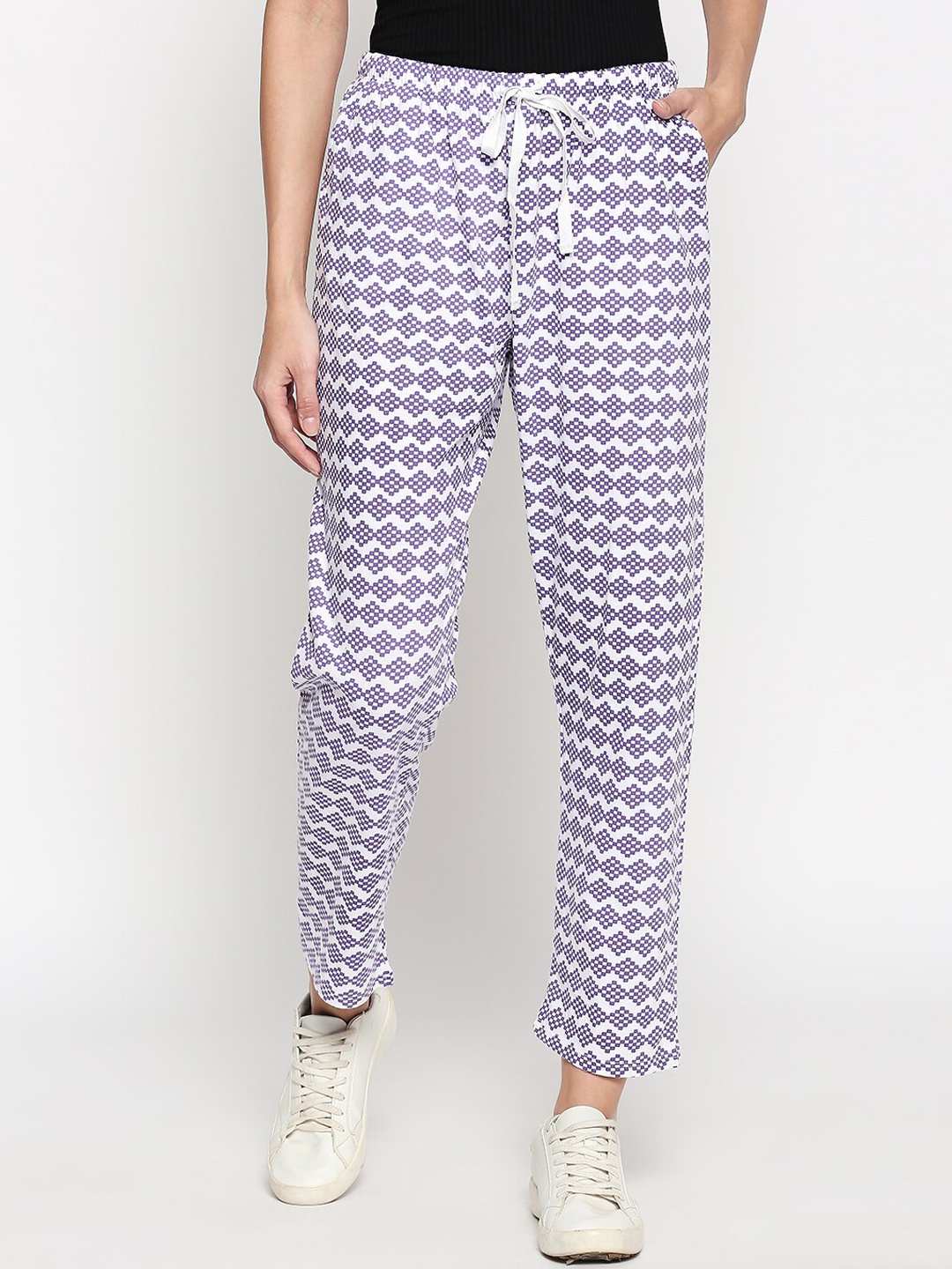 

People Women Purple & White Regular Fit Printed Regular Trousers