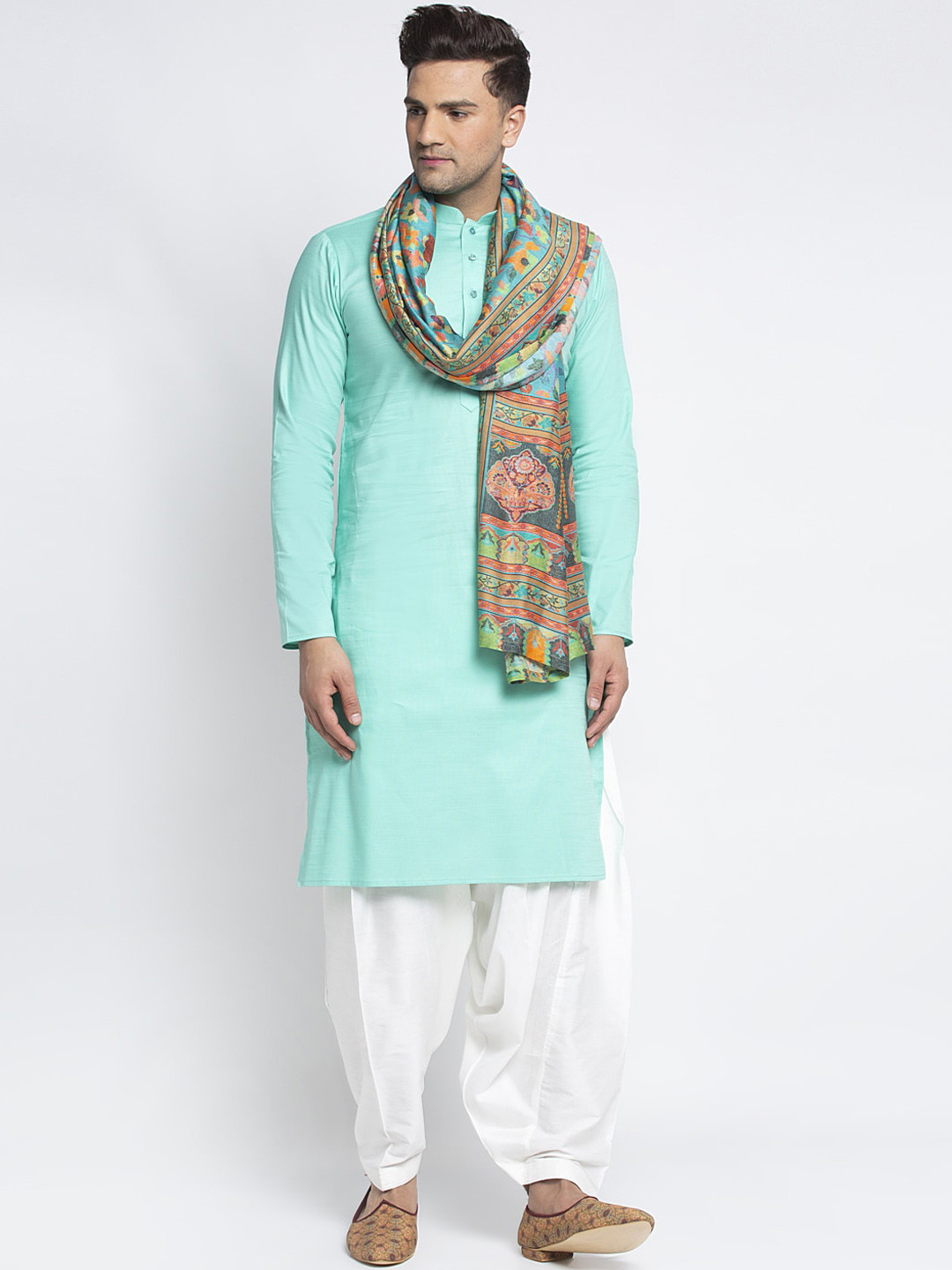 

MAXENCE Men Sea Green & White Solid Kurta with Salwar & Dupatta