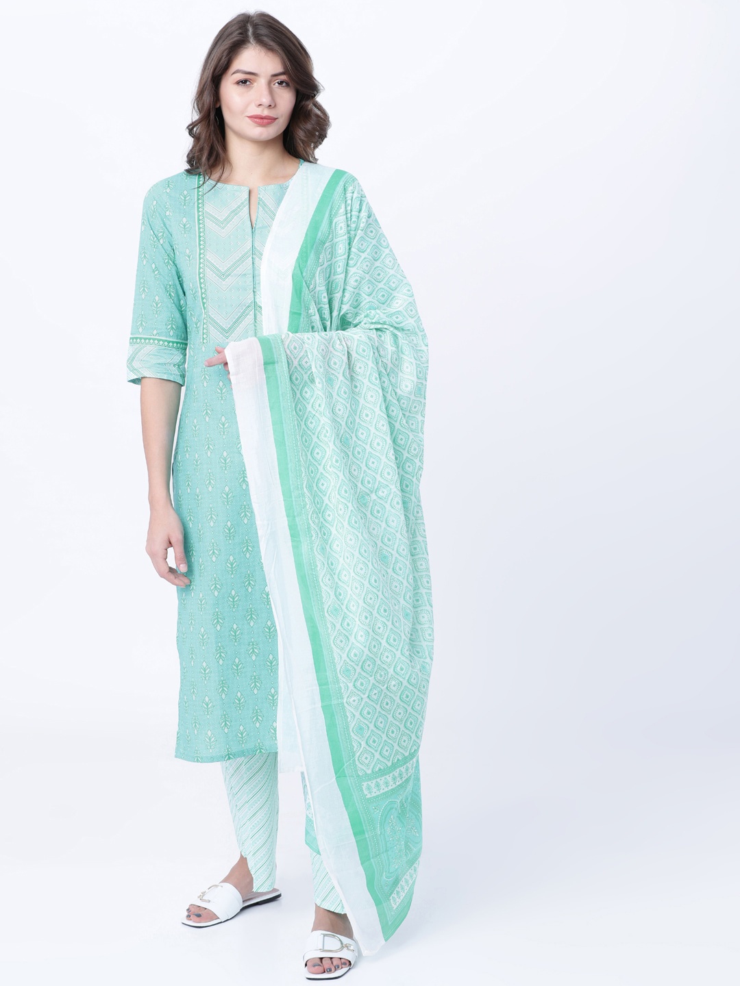 

Vishudh Women Green & White Printed Dupatta