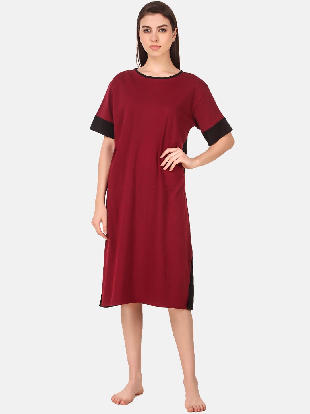 

Masha Women Maroon & Black Solid Knee-Length Nightdress