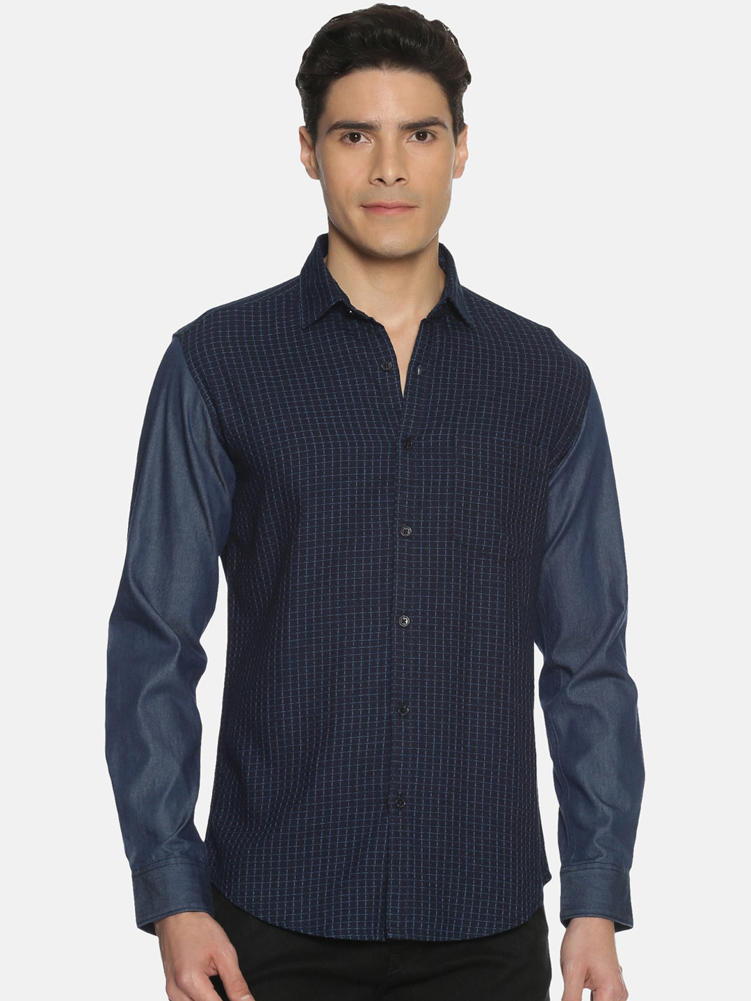 

IVOC Men Blue Slim Fit Checked Casual Shirt