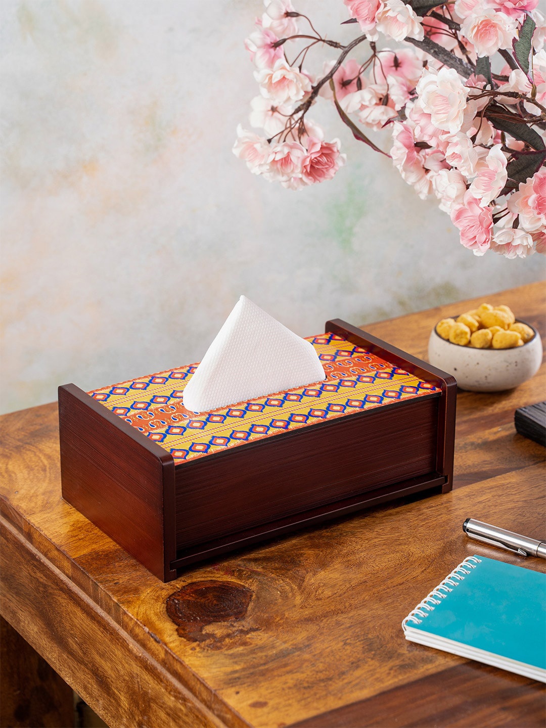 

KOLOROBIA Brown & Yellow Dazzling Ikat Inspired Tissue Box