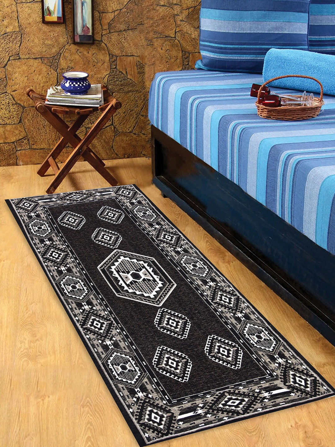 

BELLA TRUE Black & White Geometric Printed Anti-Skid Floor Runner