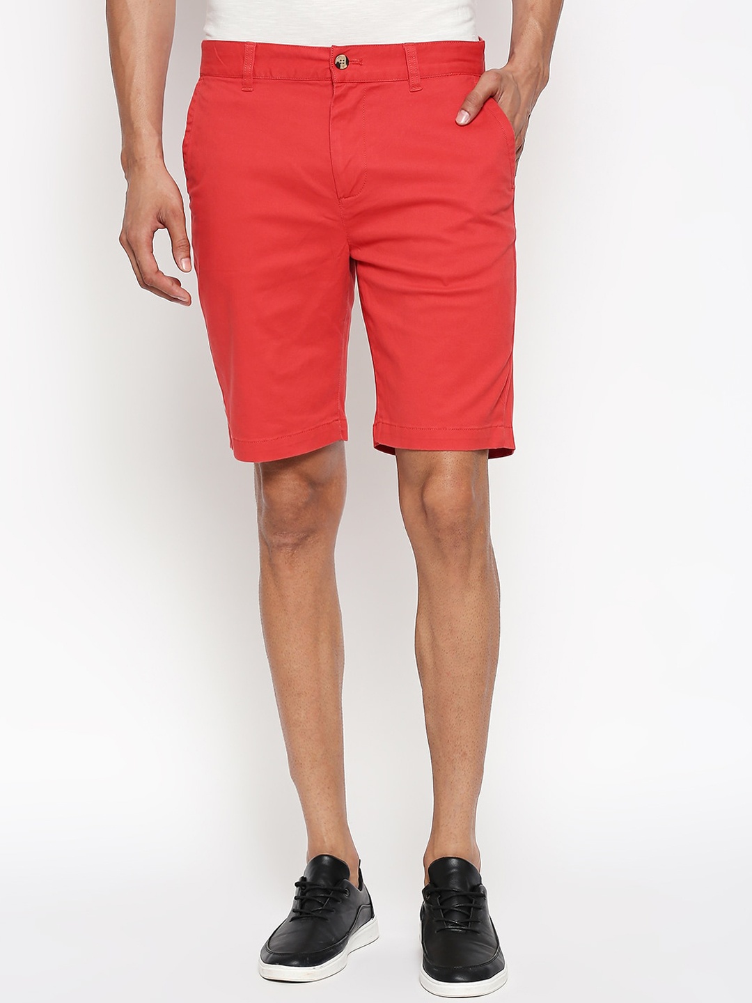 

People Men Red Solid Regular Fit Regular Shorts