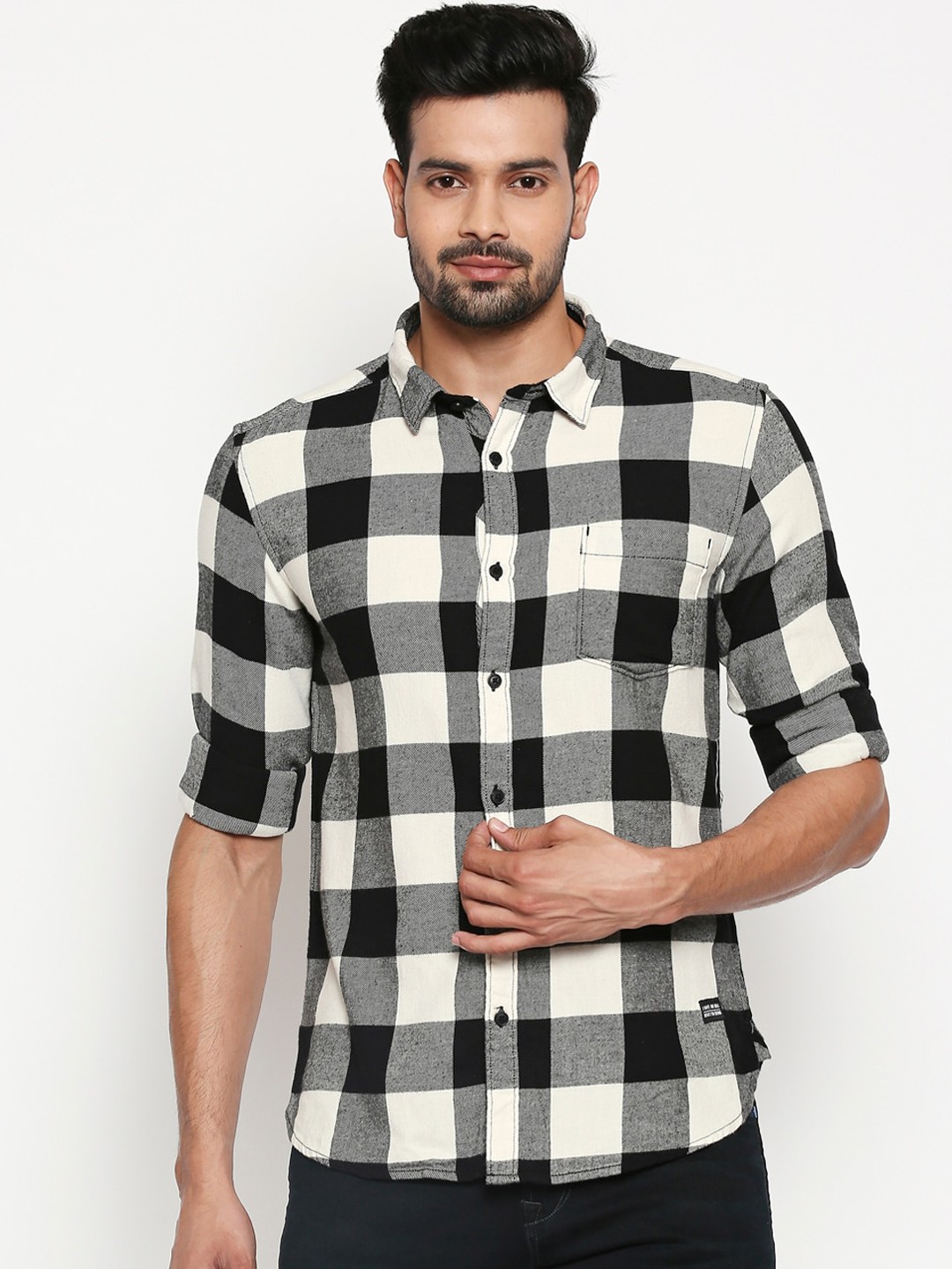 

People Men Black & Off-White Slim Fit Checked Cotton Casual Shirt