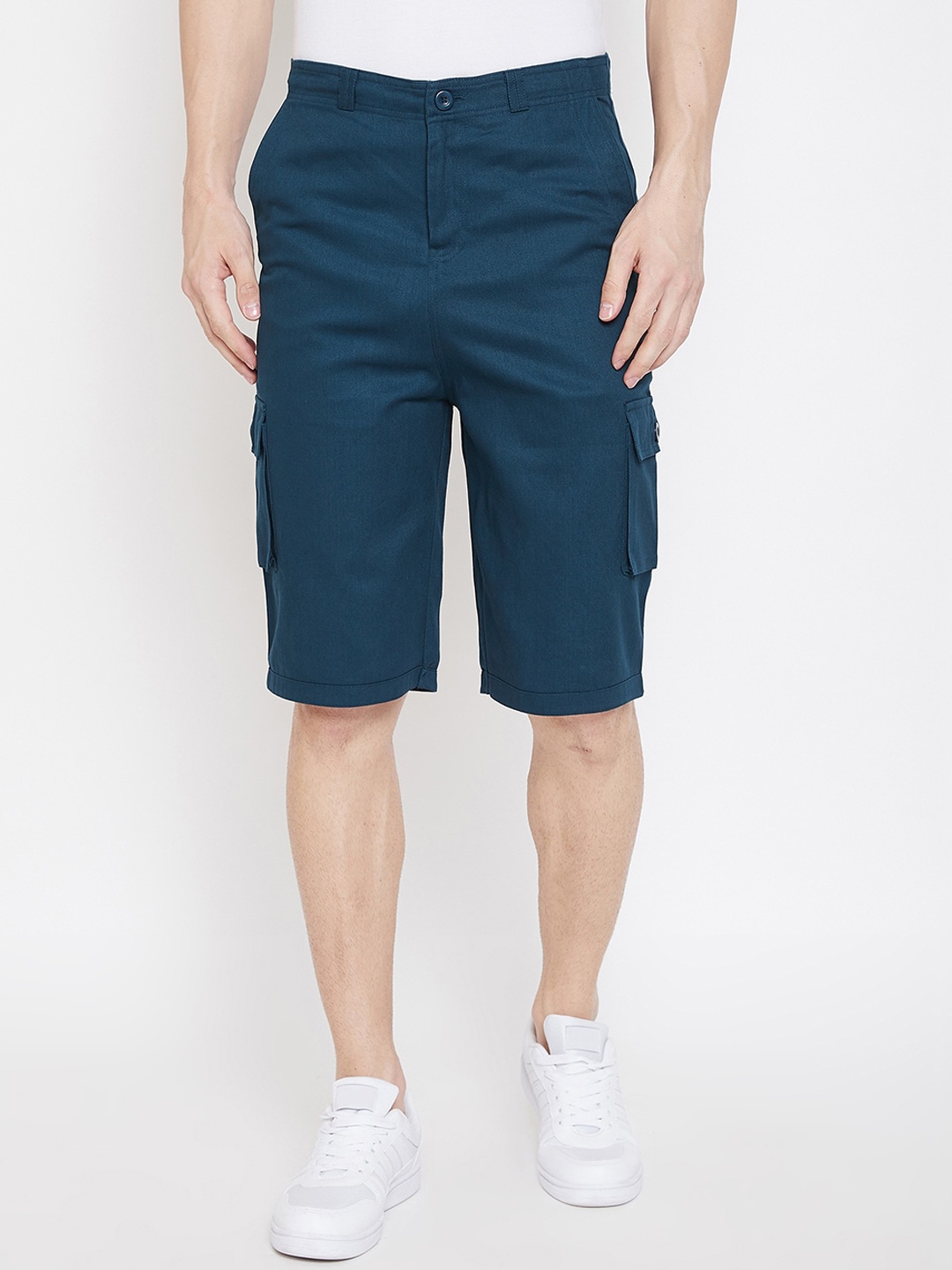 

Hypernation Men Teal Blue Solid Regular Fit Cotton Cargo Shorts