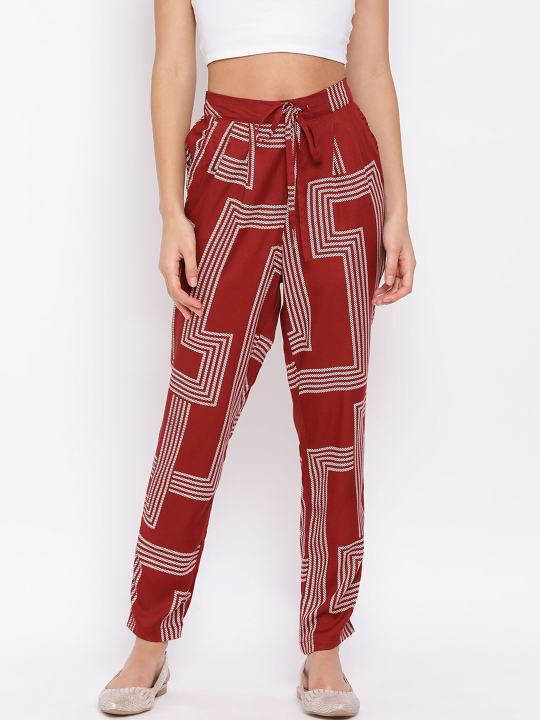 

Oxolloxo Women Maroon Regular Fit Printed Regular Trousers
