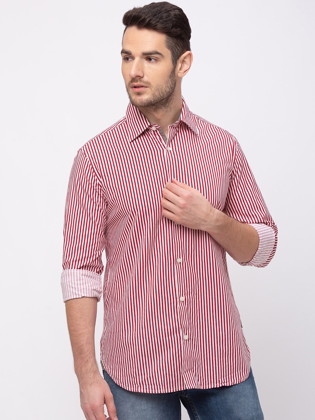 

Kenneth Cole Men Red Regular Fit Striped Casual Shirt