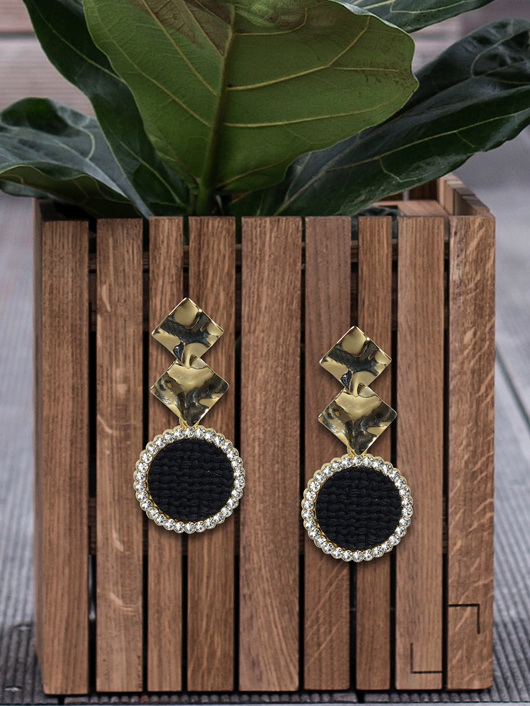 

MIDASKART Gold-Toned & Black Contemporary Drop Earrings