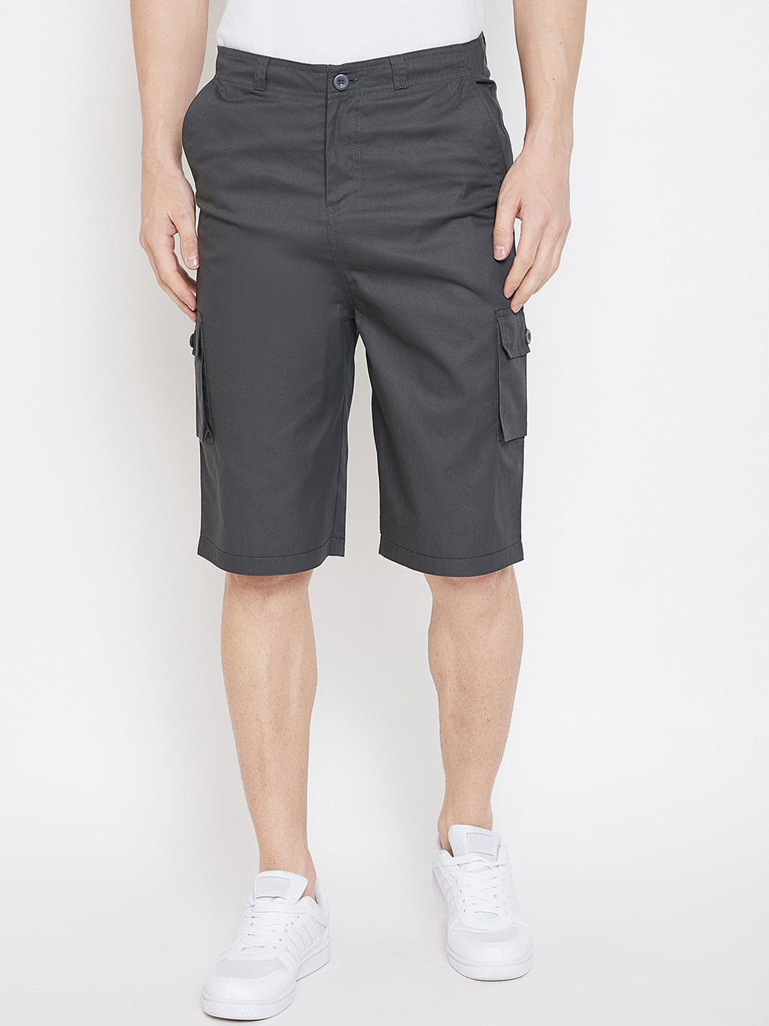 

Hypernation Men Grey Solid Regular Fit Cargo Shorts