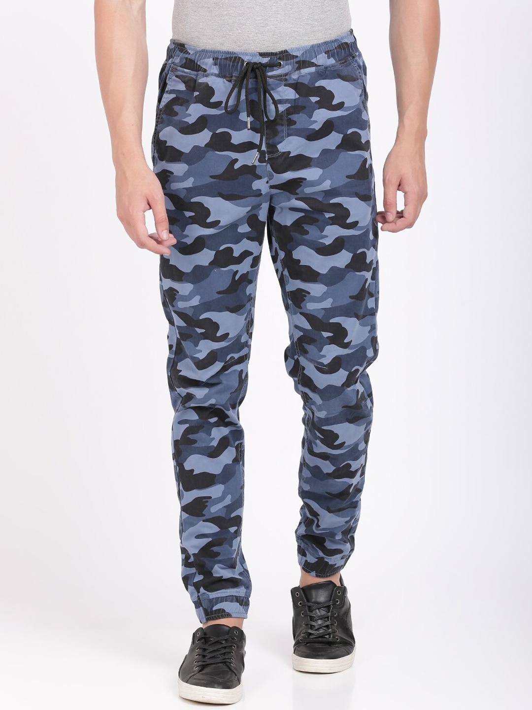 

Crocodile Men Blue & Black Camouflage Printed Slim-Fit Joggers