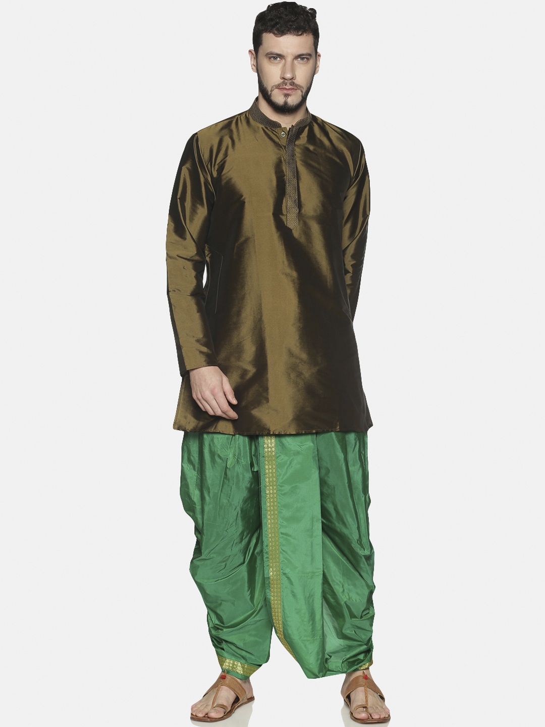 

TATTVA Men Green & Bronze-Toned Solid Kurta with Dhoti Pants