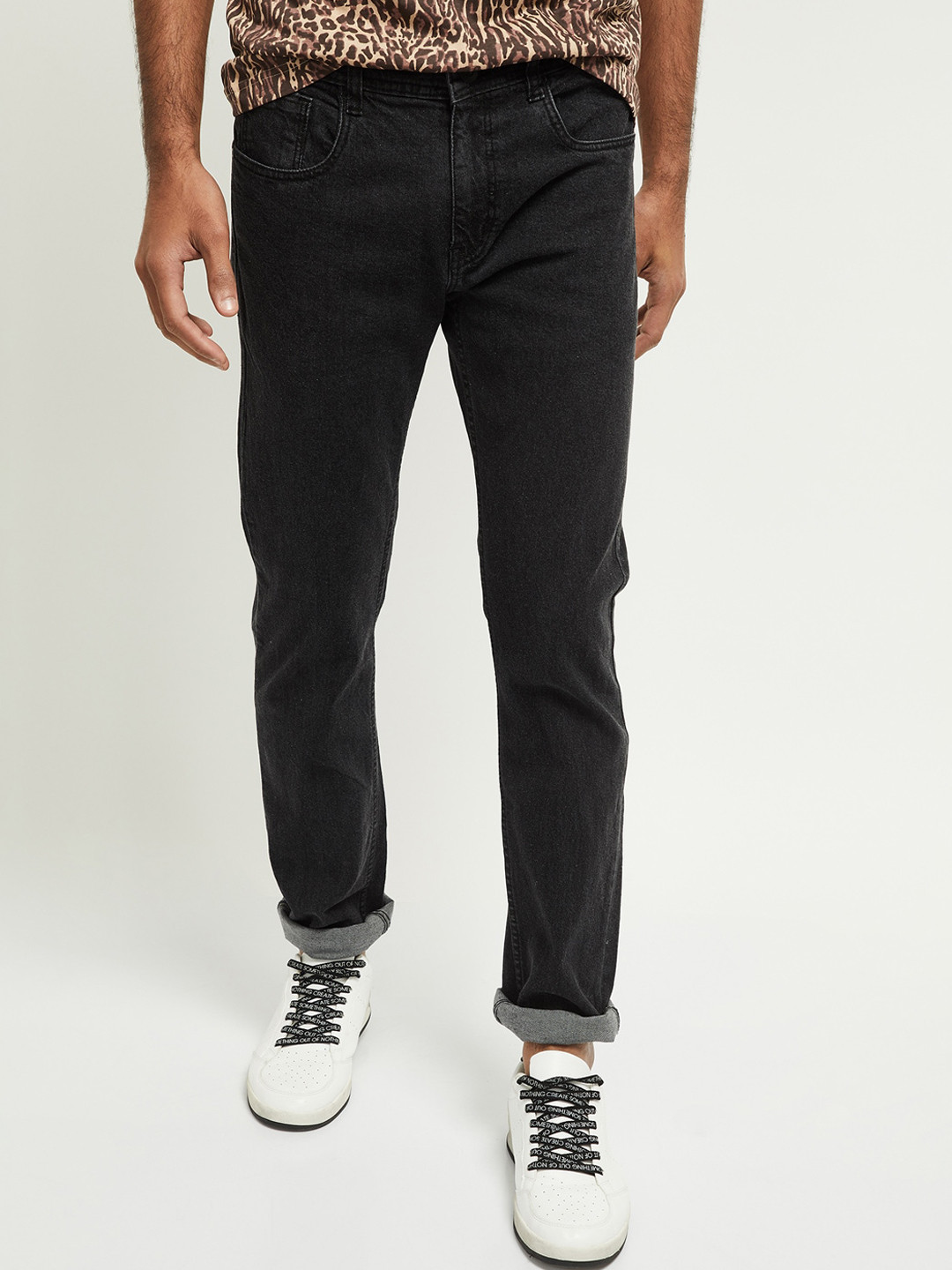 

max Men Black Slim Fit Mid-Rise Clean Look Jeans