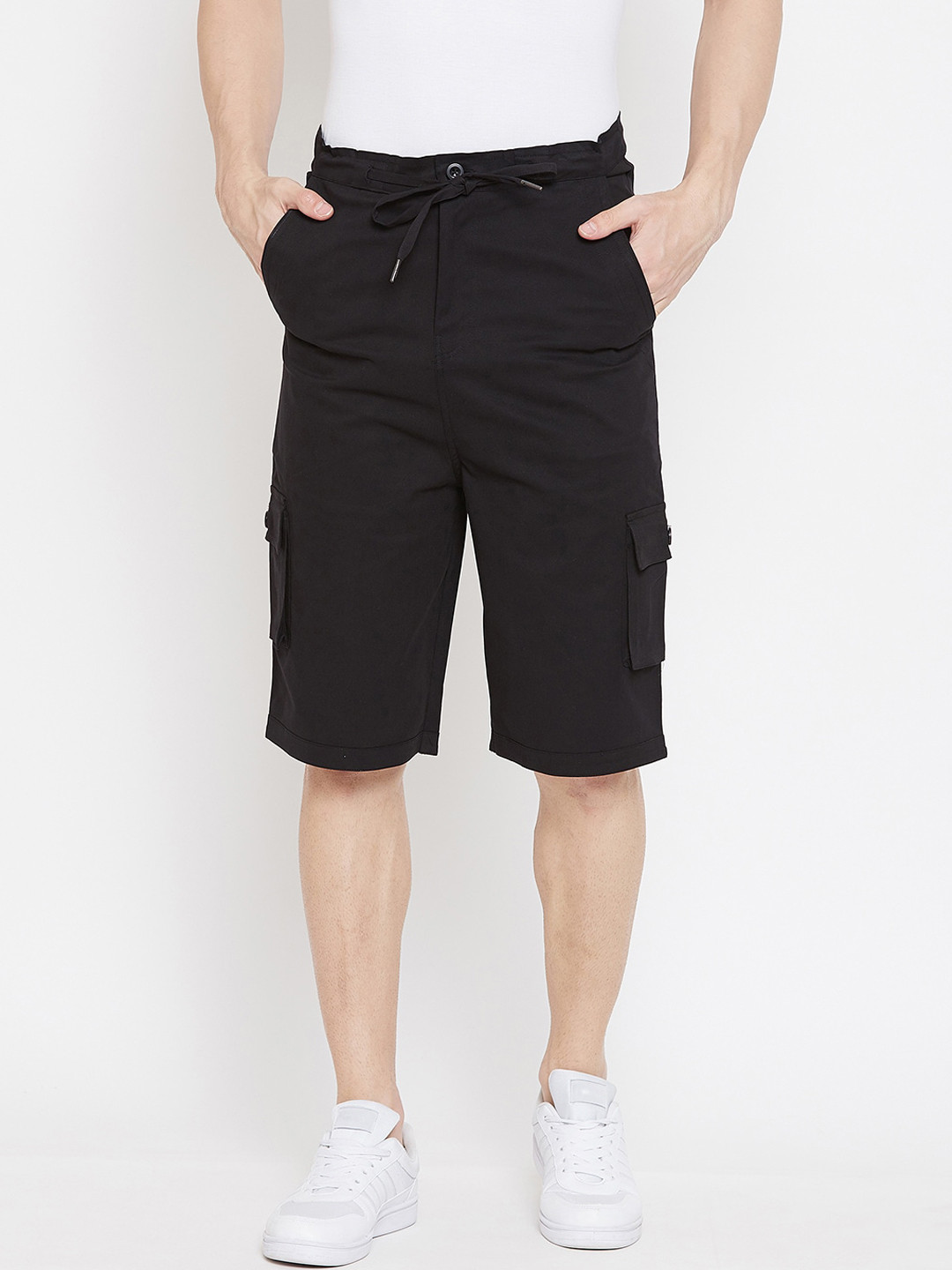 

Hypernation Men Black Solid Regular Fit Cargo Shorts