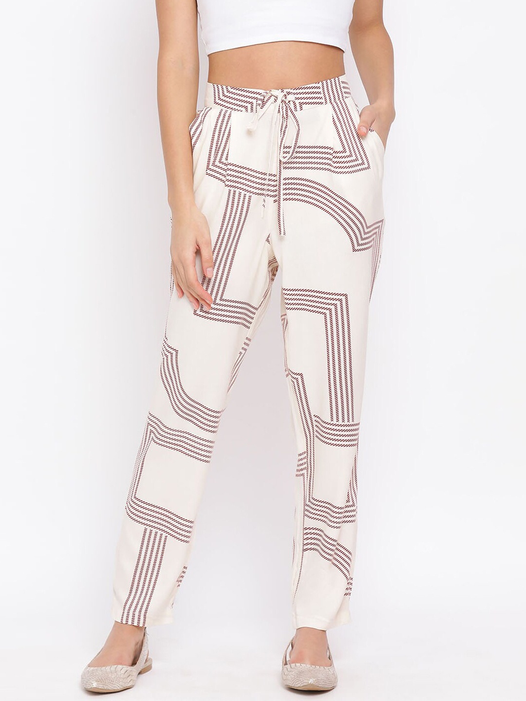 

Oxolloxo Women Beige & Maroon Regular Fit Printed Cigarette Trousers