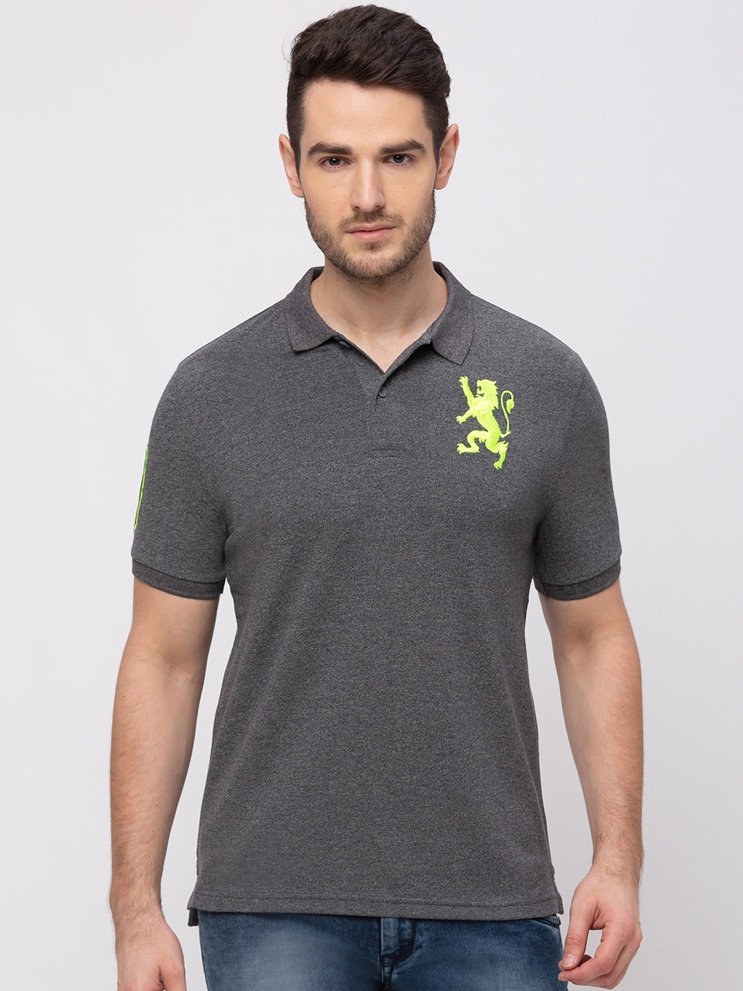 

GIORDANO Men Grey Solid Polo Collar T-shirt