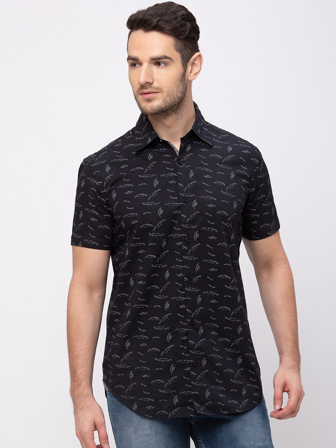 

Kenneth Cole Men Black & Grey Regular Fit Printed Casual Shirt