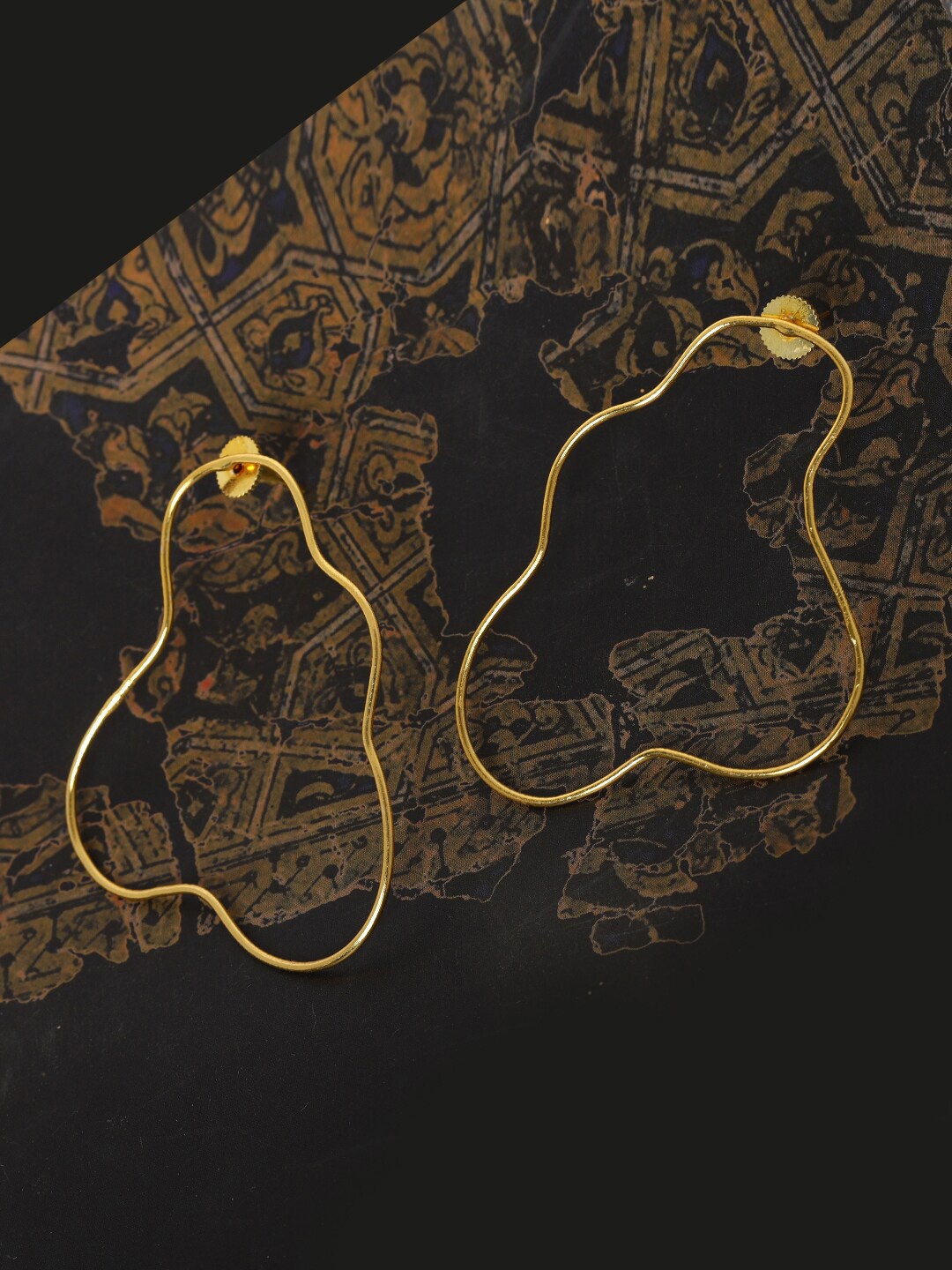 

MIDASKART Gold-Toned Contemporary Drop Earrings