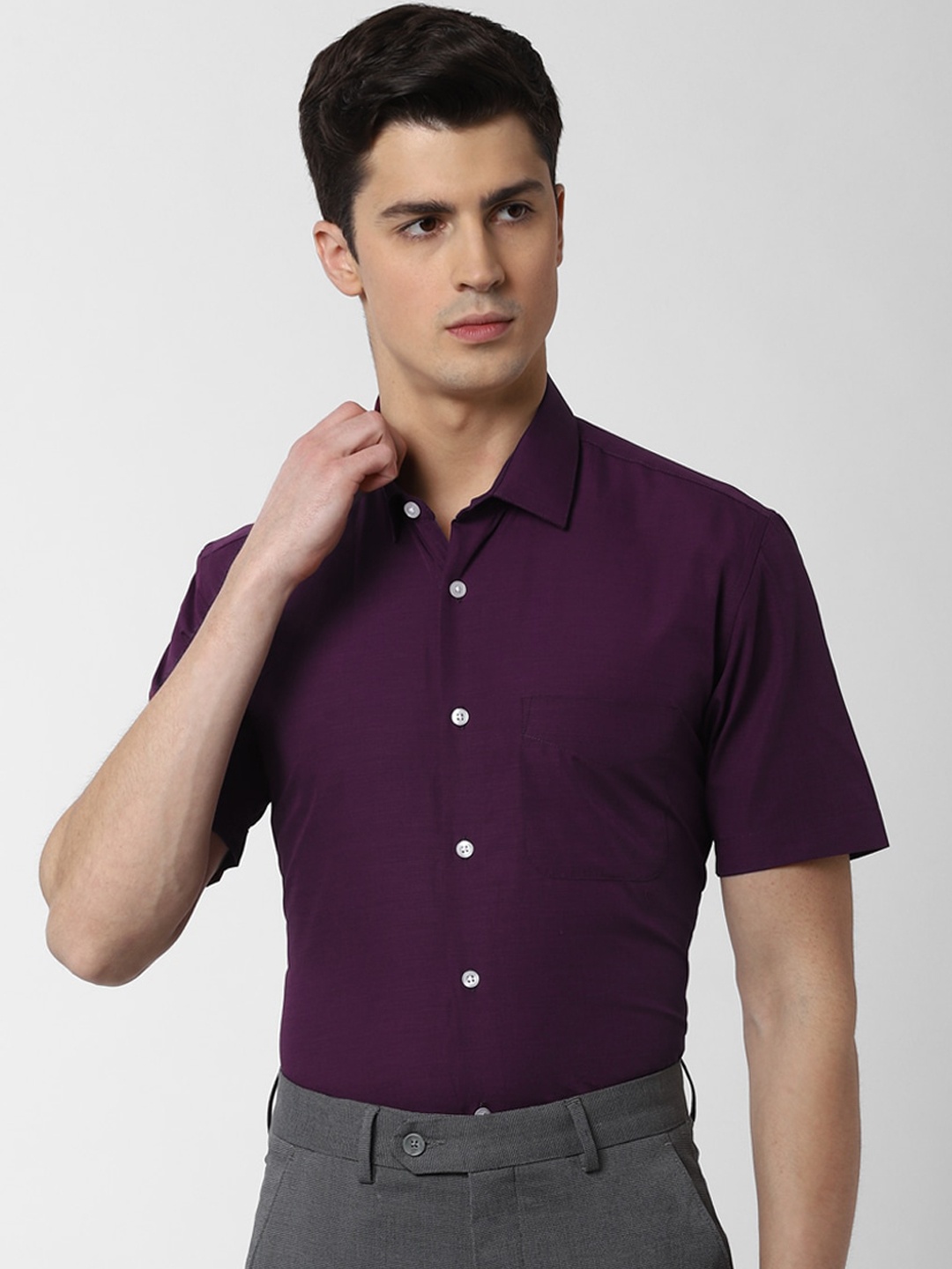

Peter England Men Purple Slim Fit Solid Formal Shirt